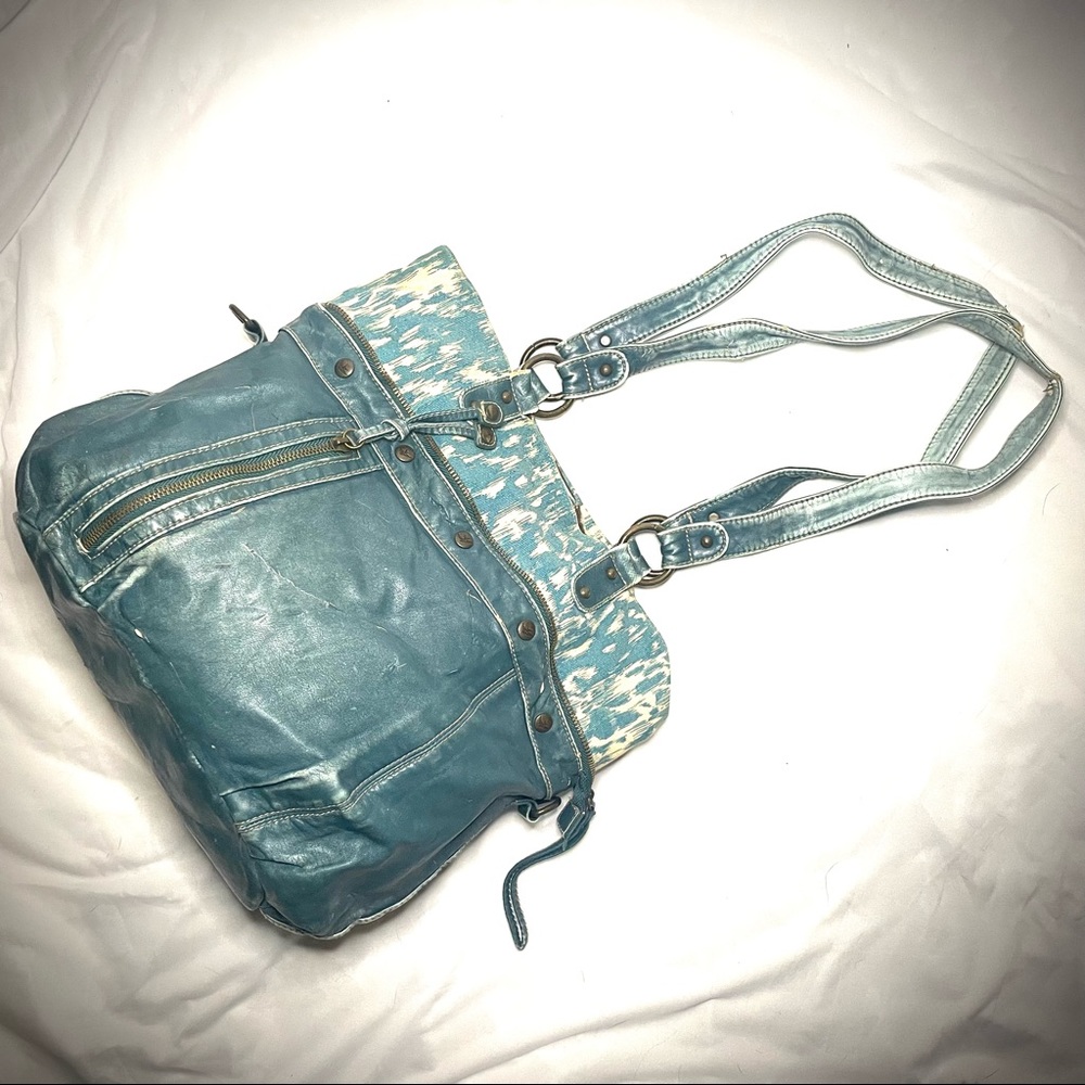 Sparrow True Tote Shoulder Purse, previously owned, great color
